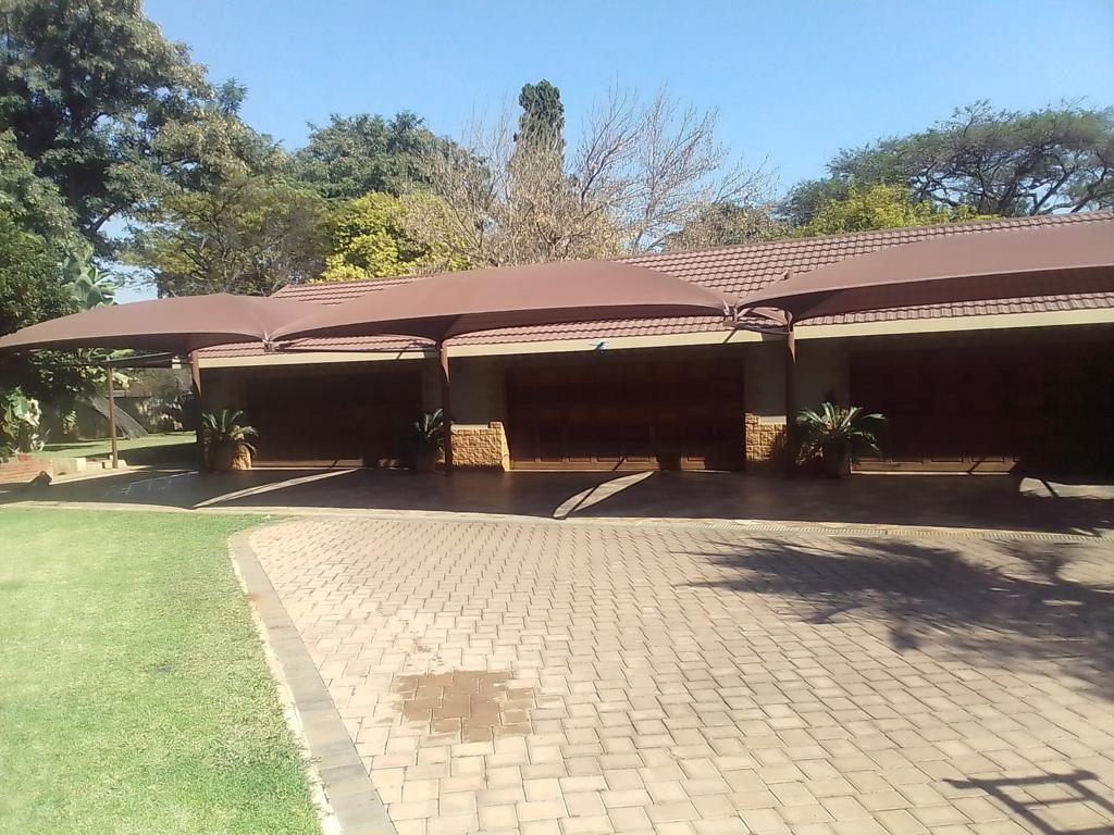 Cantilever Shade Netting